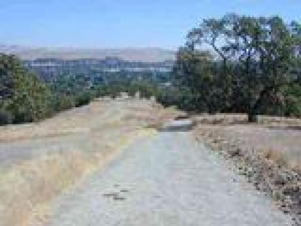 Returning toward the trailhead