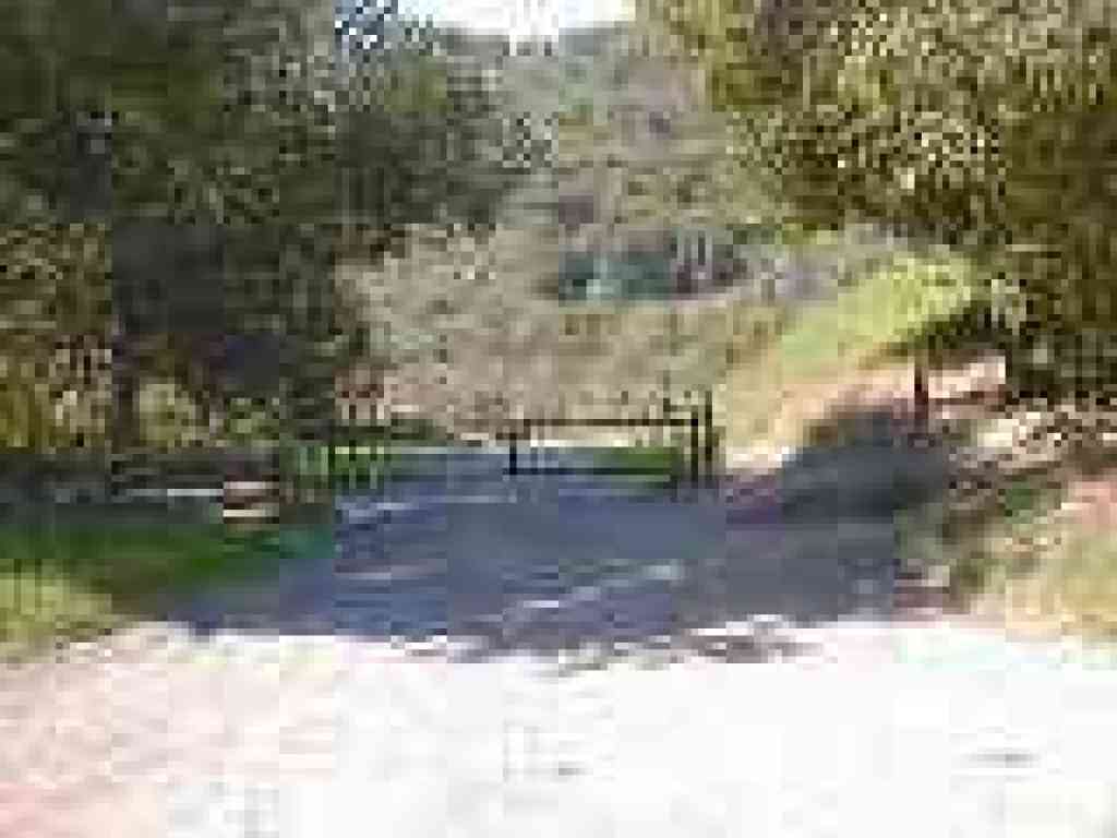 Gate