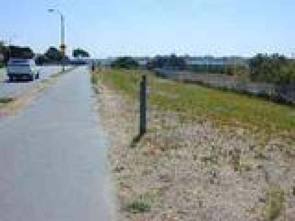 Near the end of Shoreline Drive