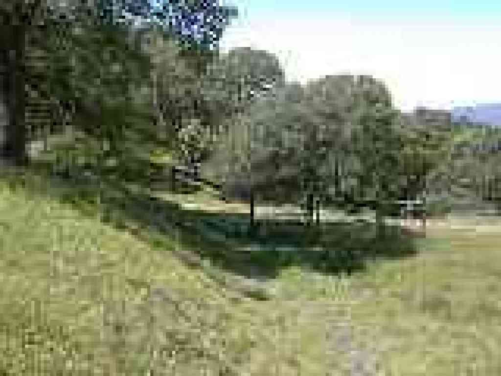 Approaching gate and junction