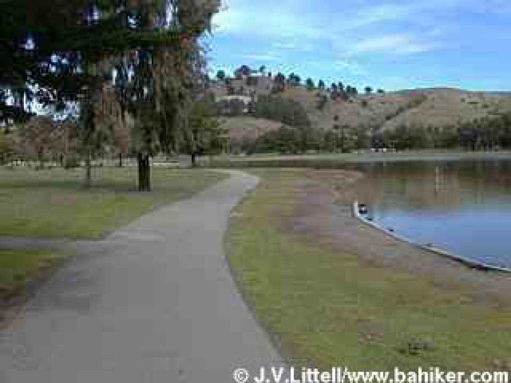 Paved path around the lagoon