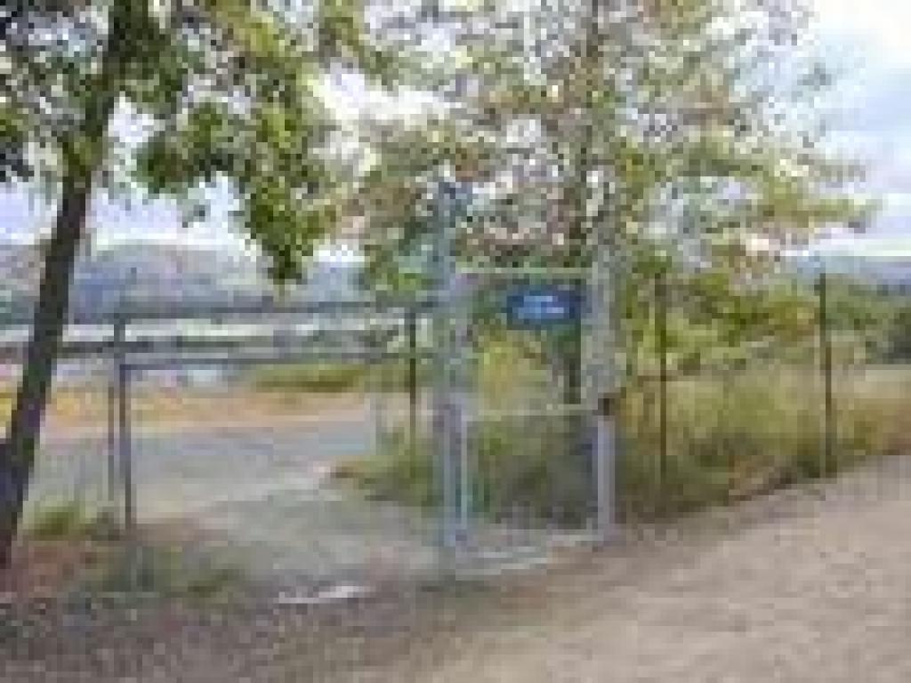 Gate