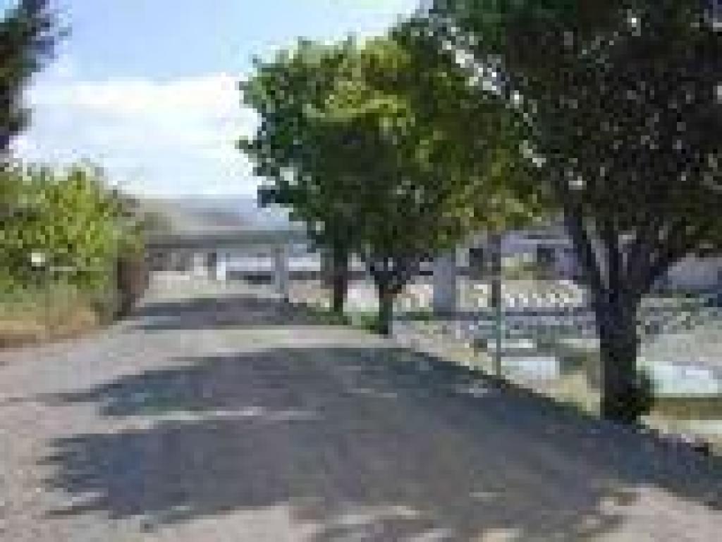 East on Alameda Creek Trail