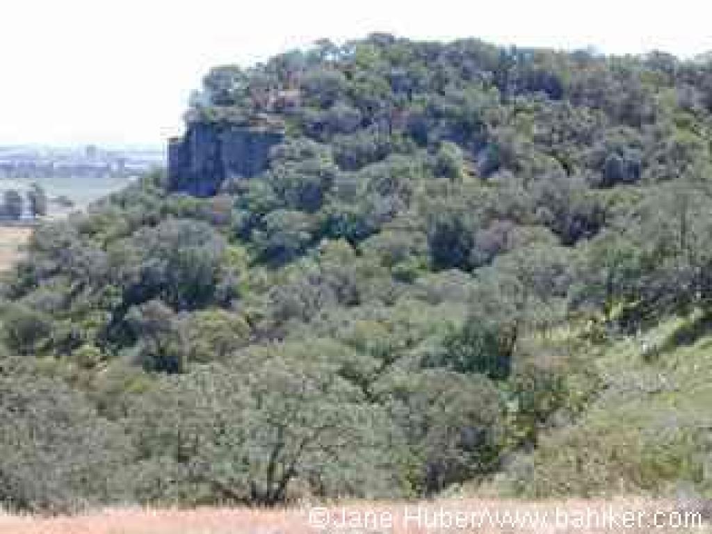 View to a rock outcrop from Rockville Trail
