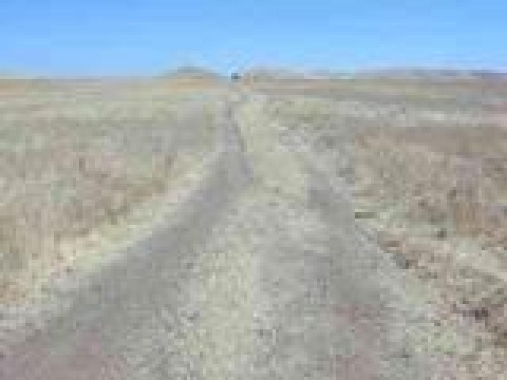 Trail turns east