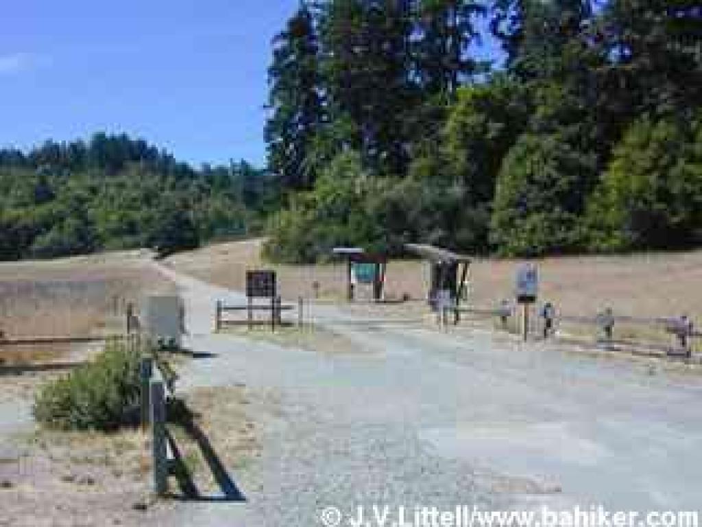 Start of Bear Valley Trail