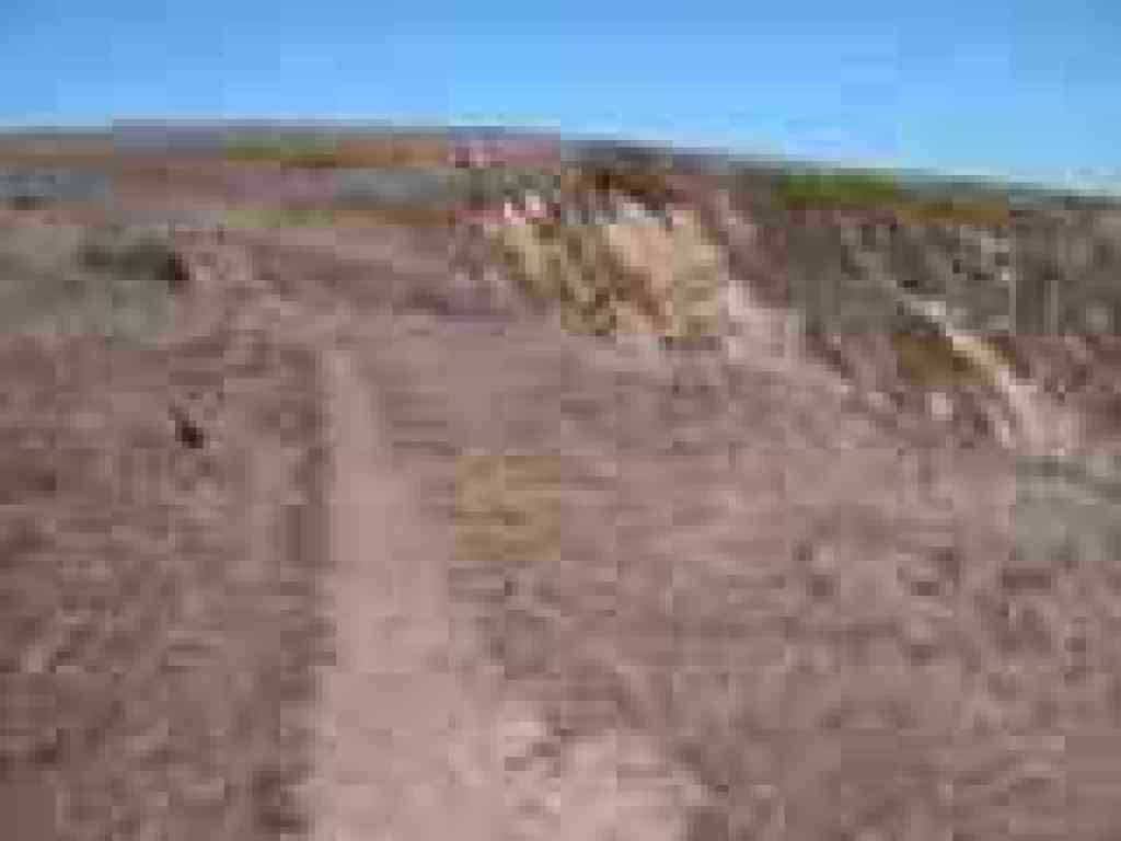 Trail turns east