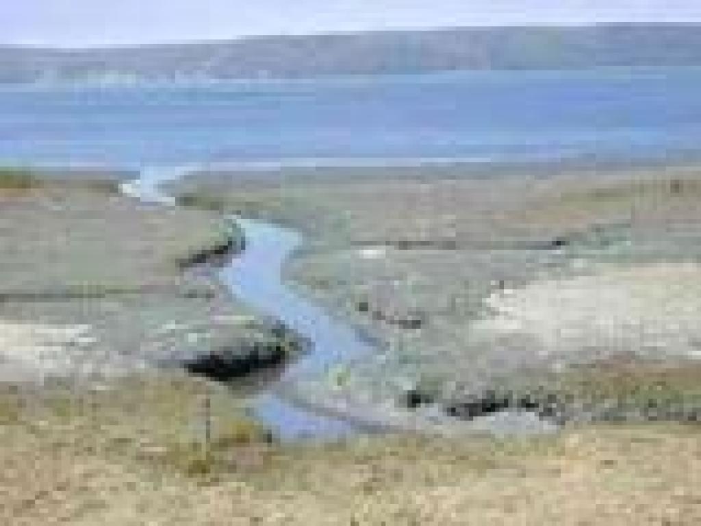 Water flowing to the bay