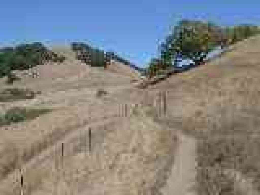 Spur to stables enters from the left