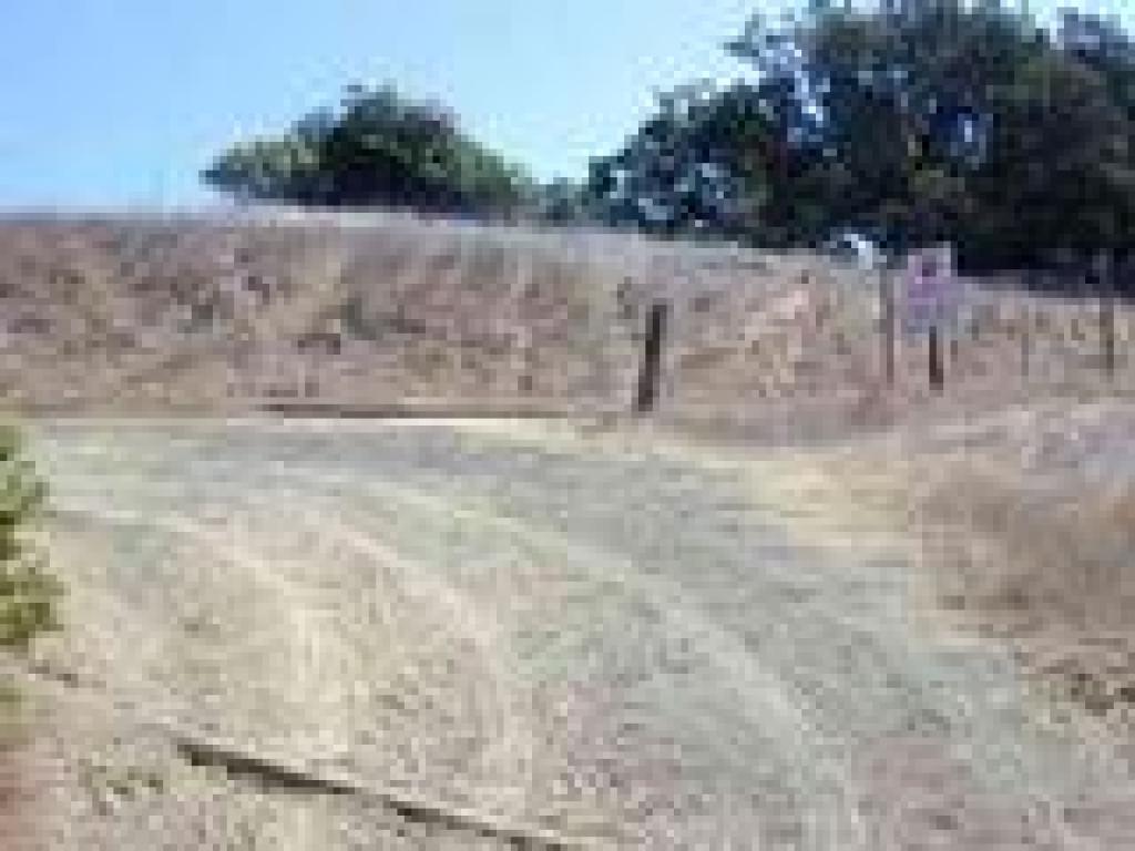 Junction with closed trail