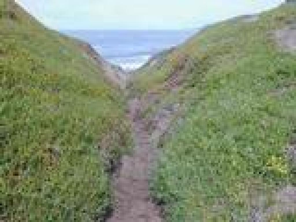 Mini sand canyon