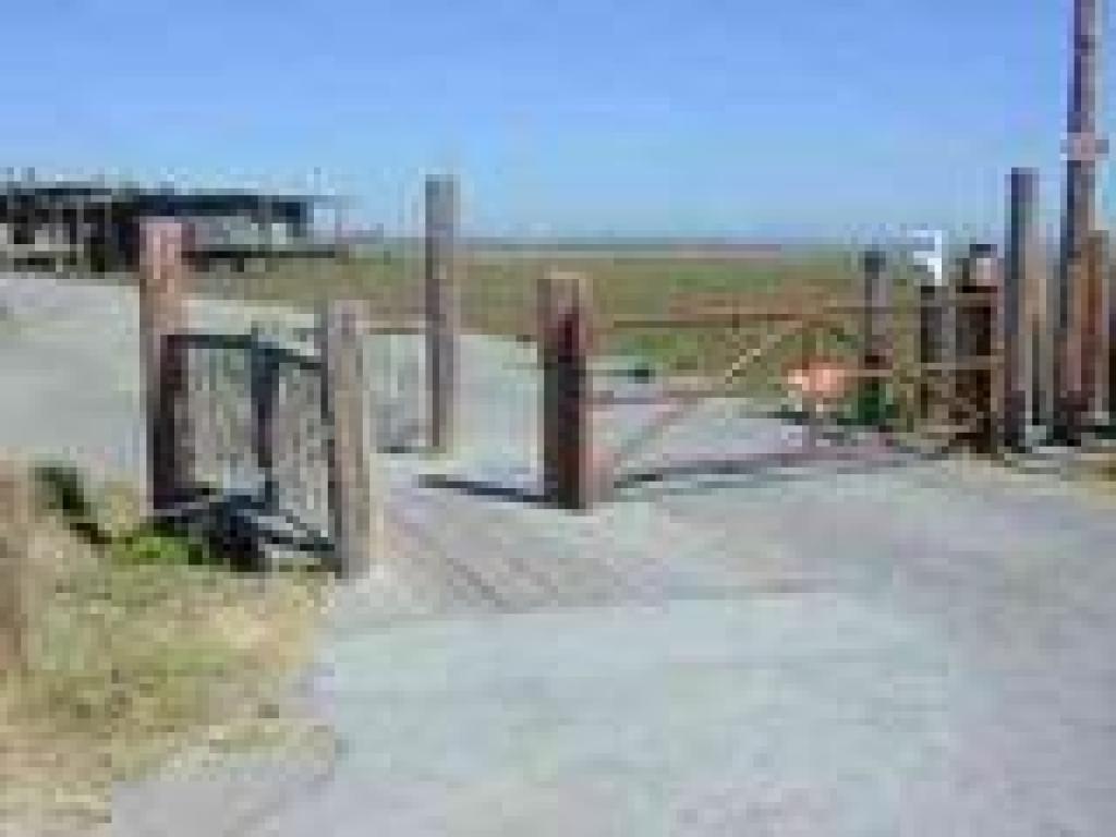 Gate