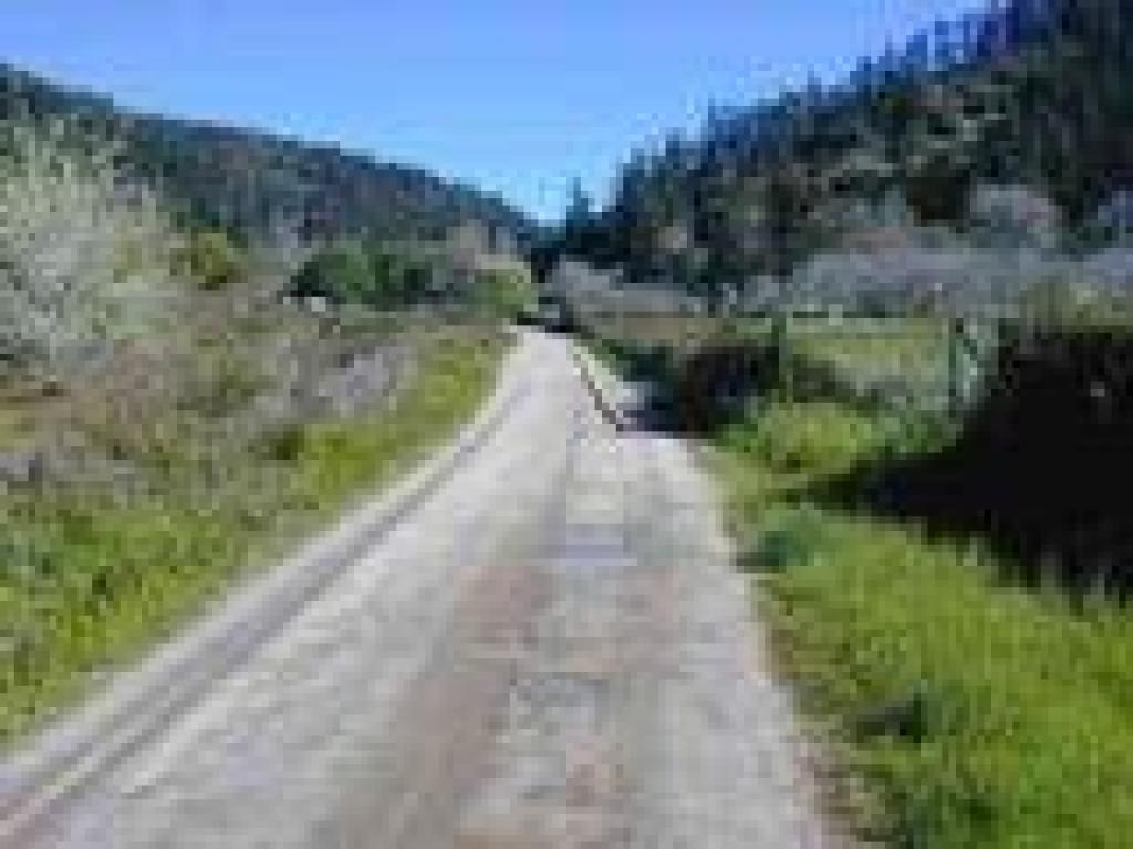 Private property on both sides of the trail