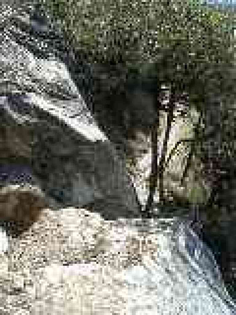 Guidewire assists you climbing down this boulder