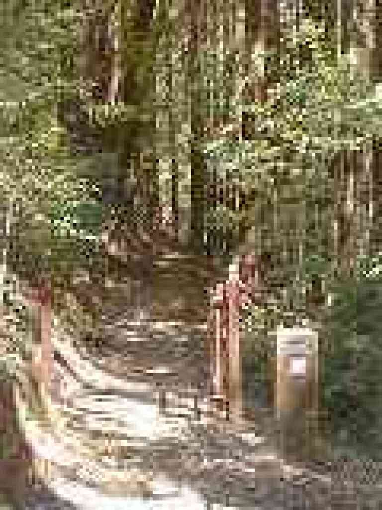Seasonal closure gate