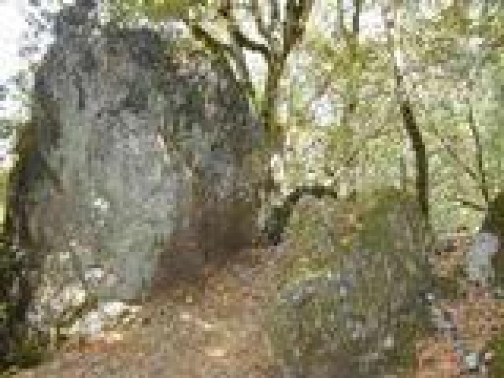 Squuezing between the boulders