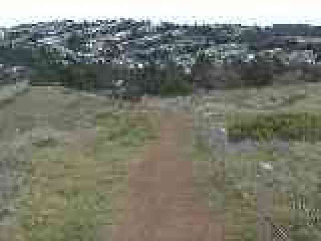 Descending east to the trailhead