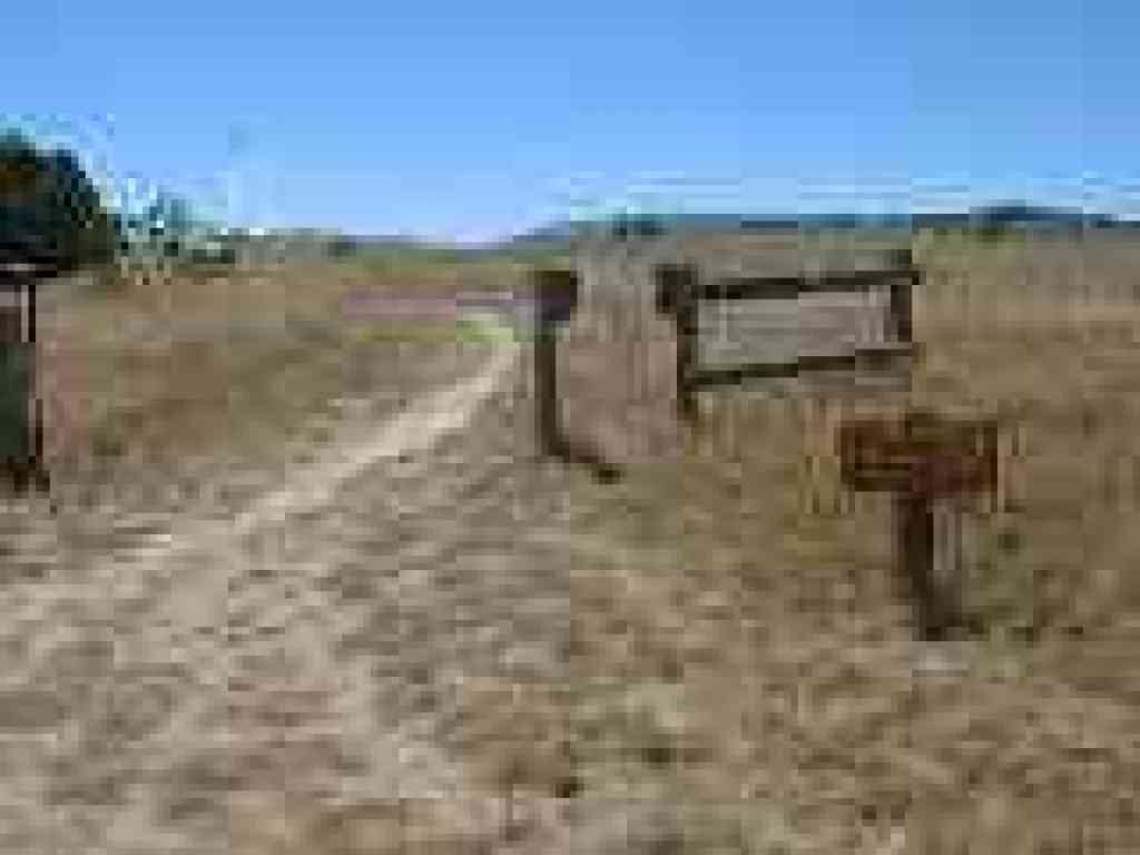 White Oak Trail continues south