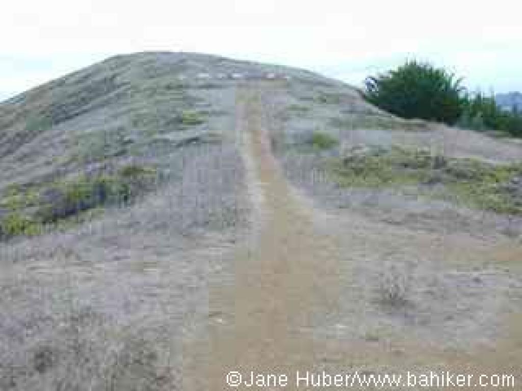 Path to Mori Point's highest hill