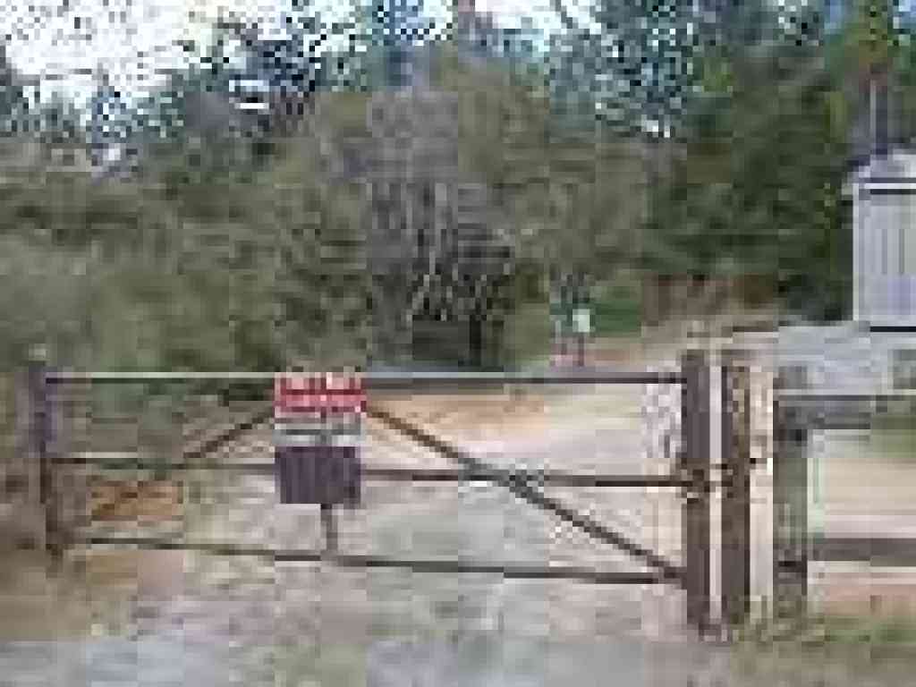 Gate