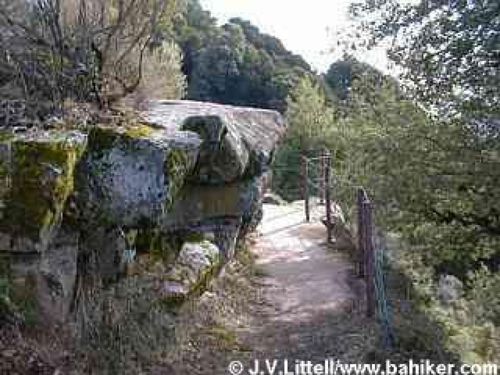 Photo of the Ridge Trail, around a rock formation