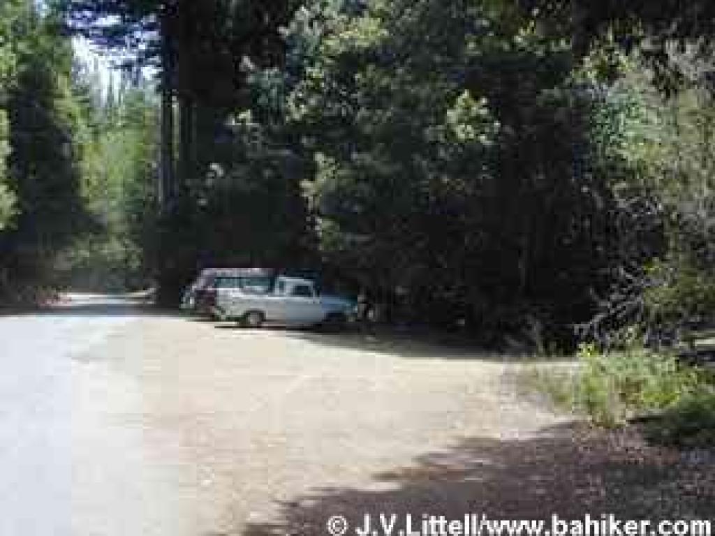 Side of street parking on Highland Way