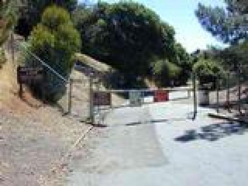 Gate